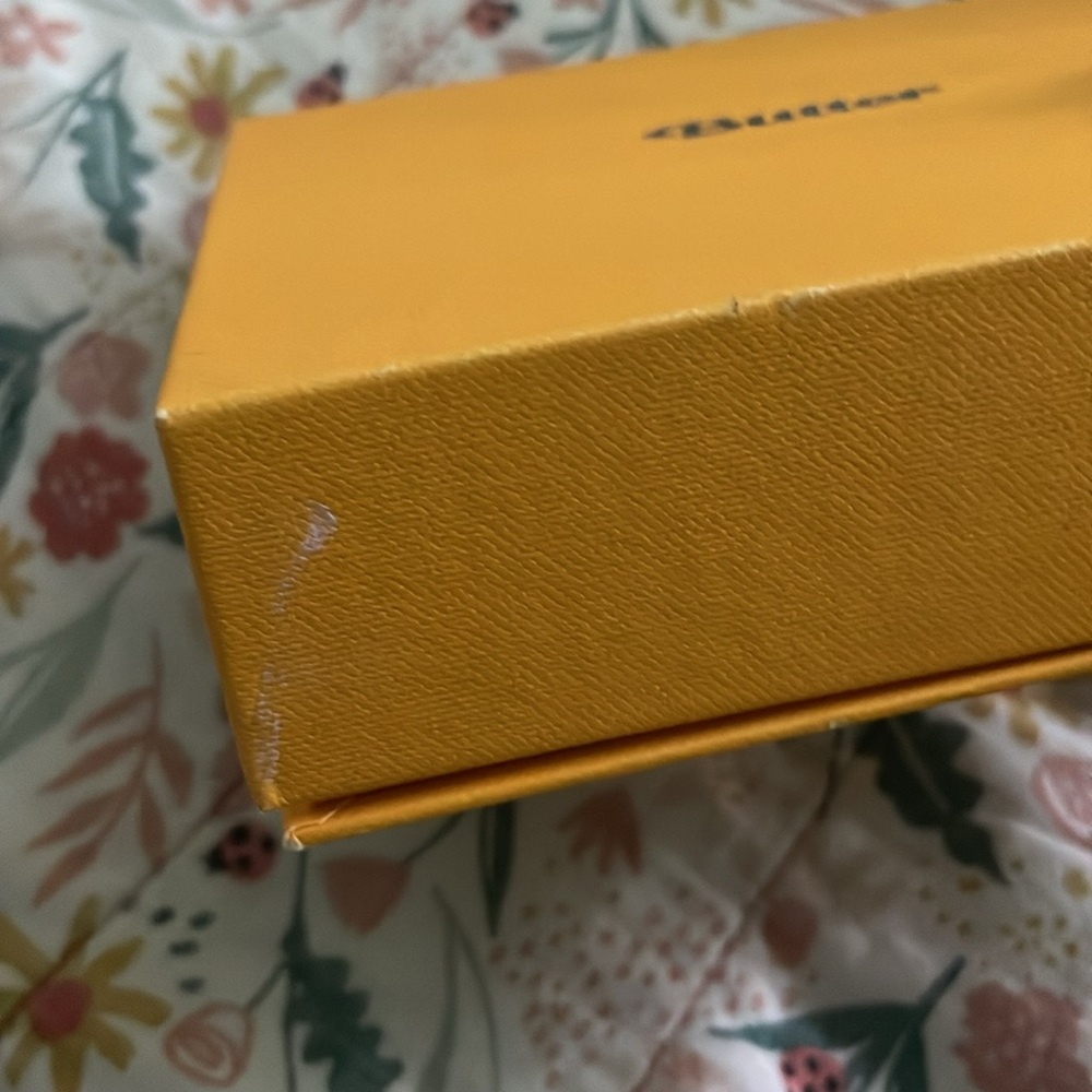 Butter Yellow Box - Picture 2 of 3